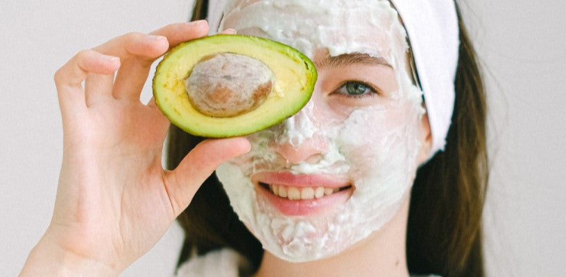 5 DIY Facemasks for Dry Skin
